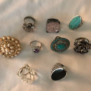 Assortment of rings, all approximately size 8
